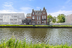 Oudenburg - Imposant herenhuis met feestzaal