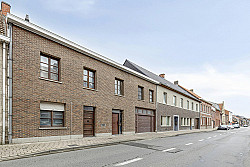 Waregem - Vastgoedvennootschap met residentiële panden