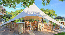 Lokeren - Partij nieuwe steigerhouten meubelen voor verhuur of doorverkoop