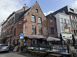 Antwerpen - Gezellig café op toplocatie aan Sint-Annatunnel