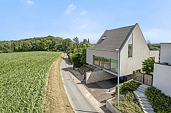 Regio Brussel - Vastgoedvennootschap met woning / kantoorgebouw