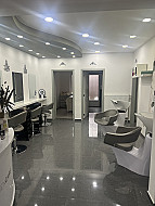 Borgerhout - Schoonheidssalon / Kapsalon