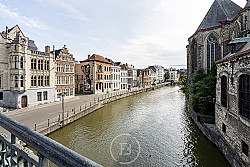 Gent - Te Koop: Historisch handelspand op toeristische locatie