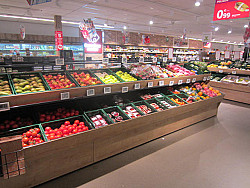 Beveren-Waas - Zeer verzorgde SuperMarket Carrefour te Oost-Vlaanderen