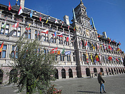 Antwerpen - Goed draaiend café in Centrum