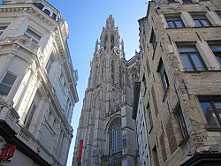 Antwerpen - Goed draaiend café in Centrum