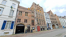 Brugge - TE HUUR - Uniek handelspand in de Kuipersstraat