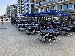 De Panne - Instapklaar restaurant met terras op de Zeedijk